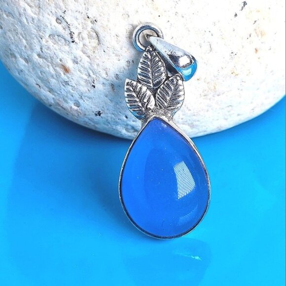 Natural Chalcedony 925 Sterling Silver Pendant - Picture 1 of 7